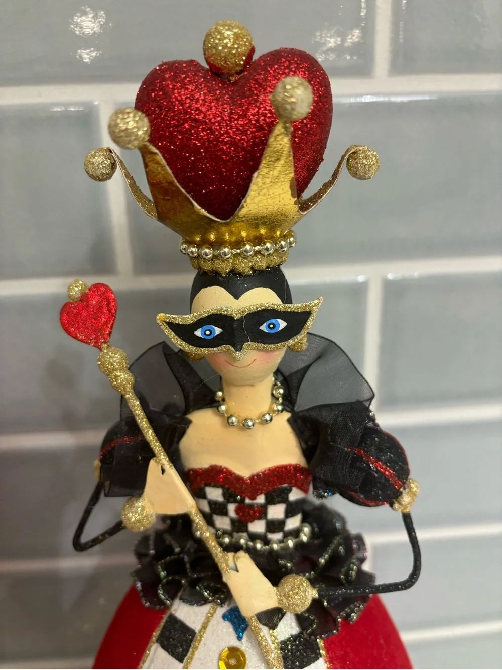 Set Of 2 PIER 1 IMPORTS King & Queen Of Hearts 16